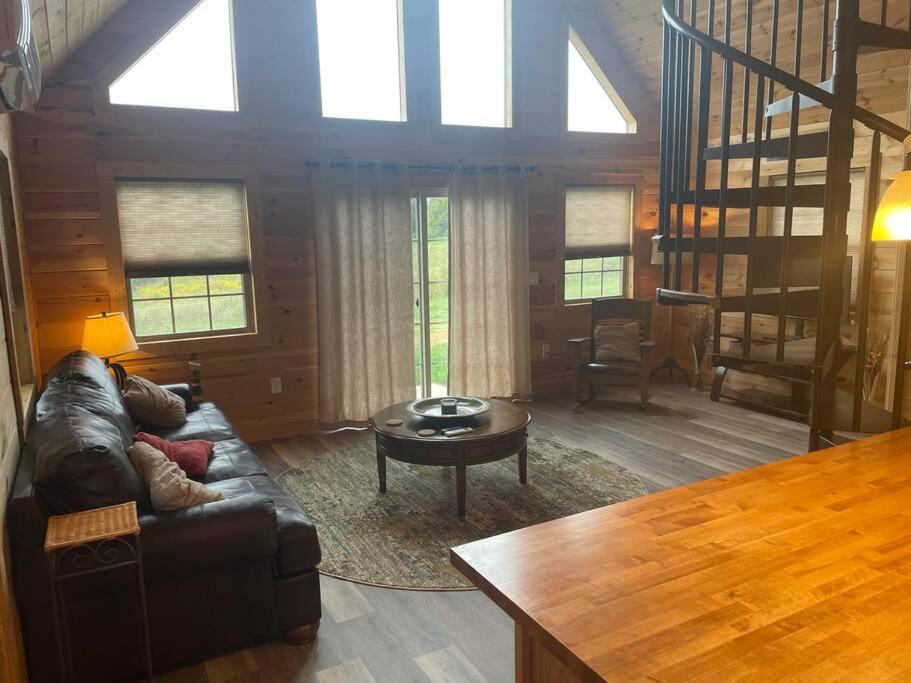 Cozy 1 Bedroom In The Heart Of
